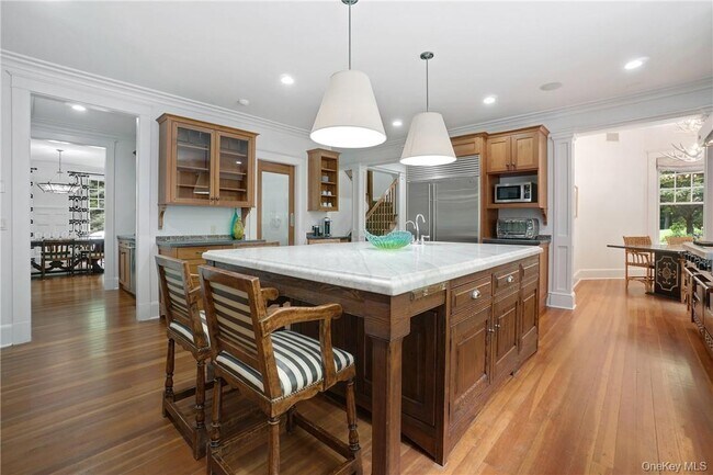 Building Photo - 8 Brady Rd