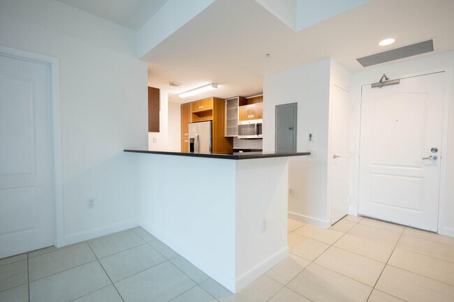 Building Photo - 410 Evernia St