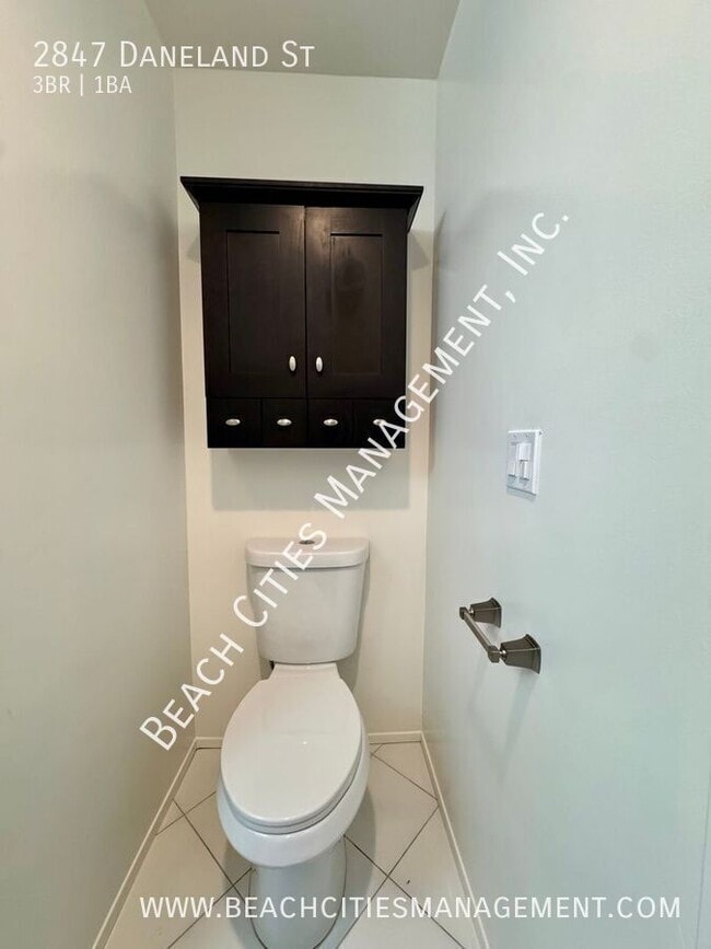 Building Photo - 2847 Daneland St