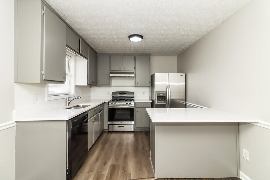 Building Photo - 504 Cherokee Overlook Ct