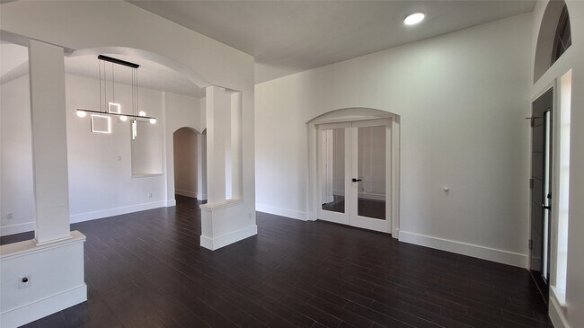 Building Photo - 17122 Canterbury Green Ct