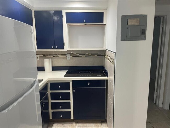 Building Photo - 2001 S Ocean Dr