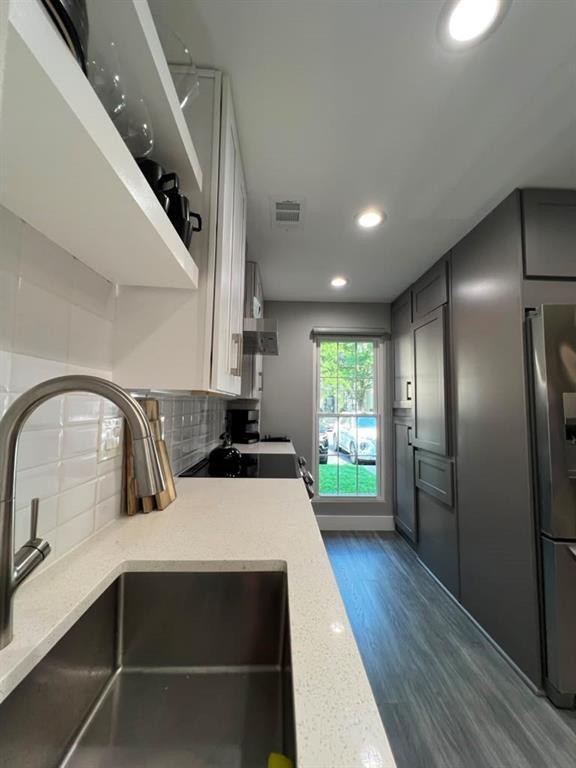 Building Photo - 408 Wedgewood Way