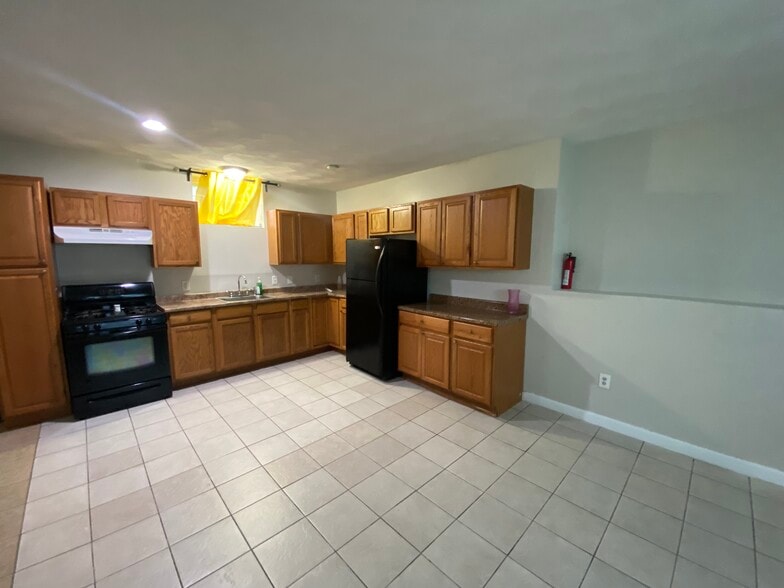 Building Photo - 11 Handy St