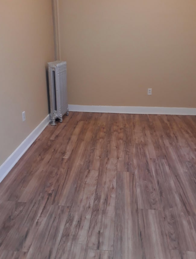 Building Photo - 90 N Park St