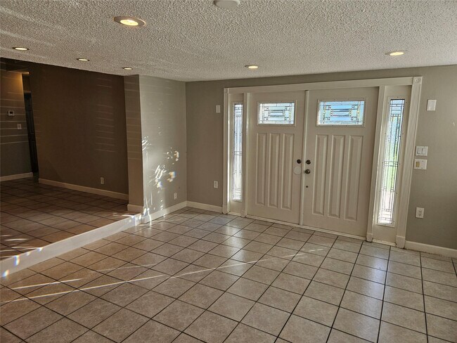 Building Photo - 2586 NW 58th Ave