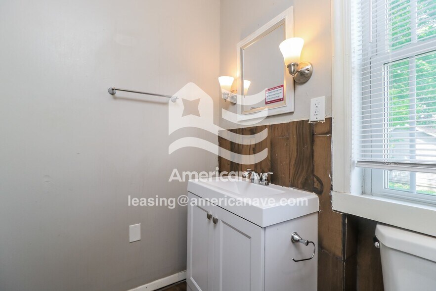 Building Photo - 3315 Osage St