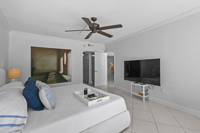 Building Photo - 2780 S Ocean Blvd