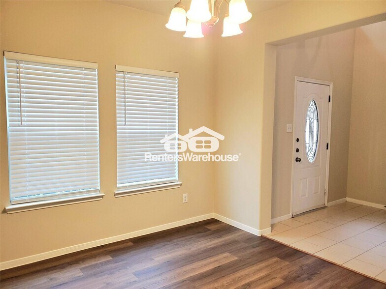 Building Photo - 14238 Englewood Park Ln