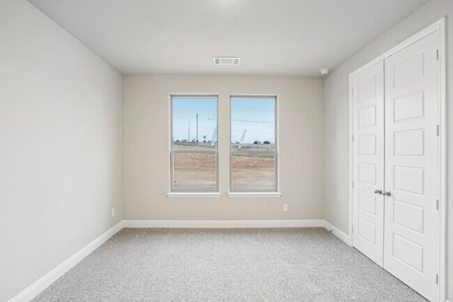 Building Photo - 1176 Paradise Pkwy