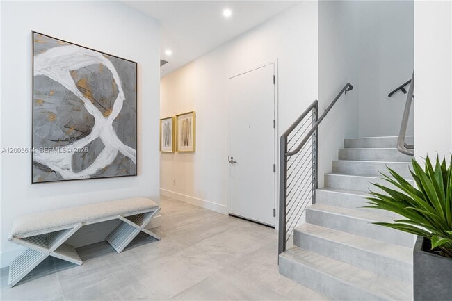 Building Photo - 17550 Collins Ave