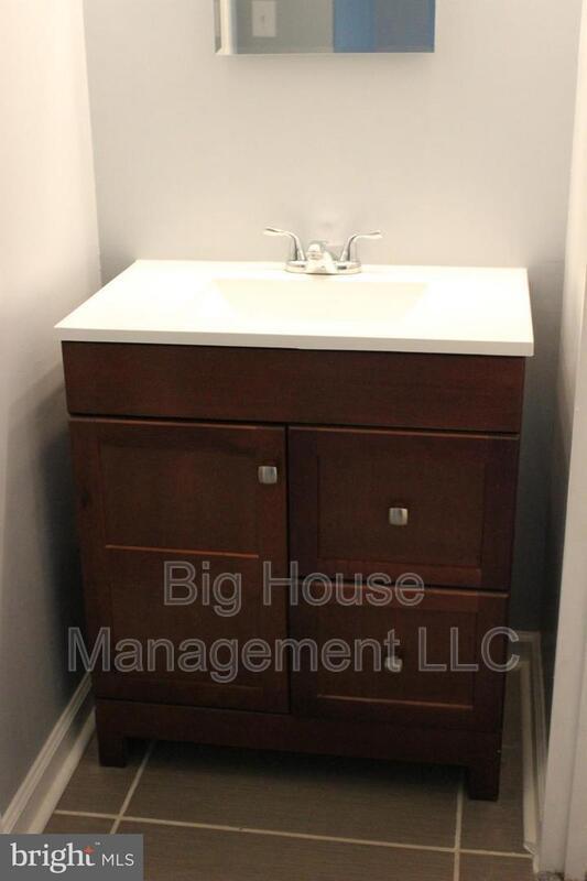 Building Photo - 2316 Freetown Ct