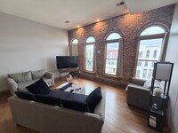 Building Photo - 35 S Monroe St