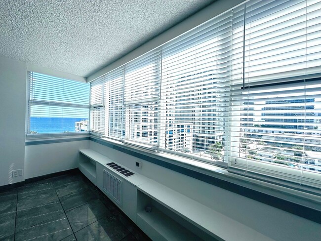 Building Photo - 1 Bedroom 1 Bath Ocean View Condo - Steps from Fort Lauderdale Beach!