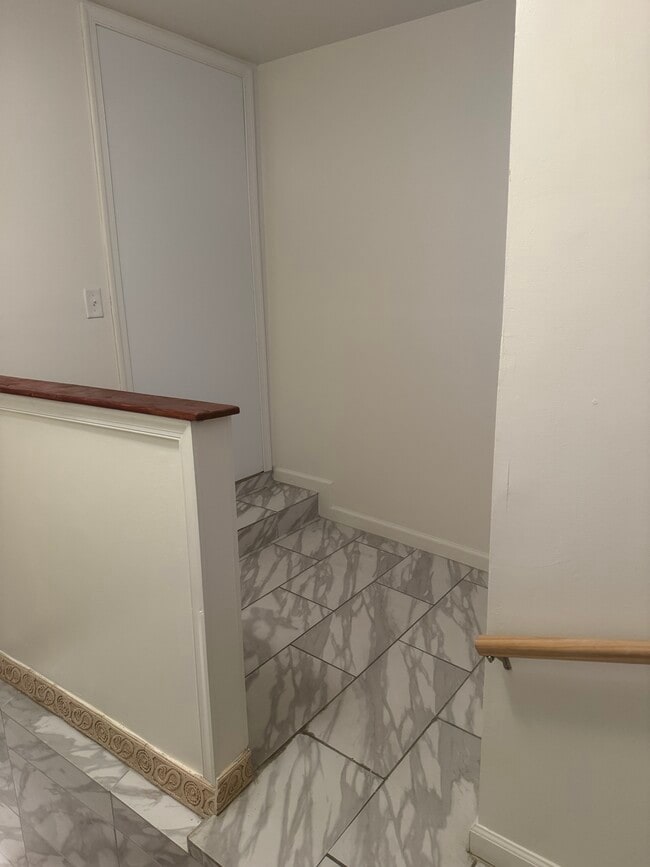 Building Photo - 1304 2nd Rd