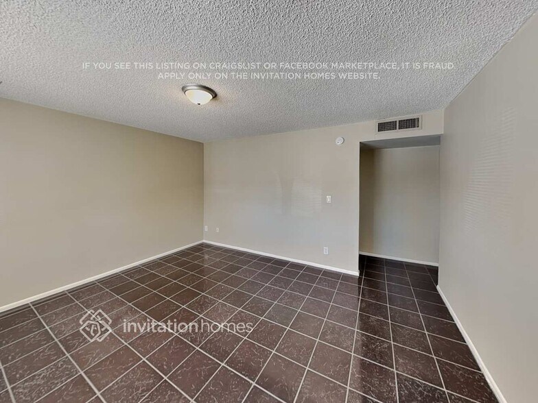 Building Photo - 6910 W Rancho Dr