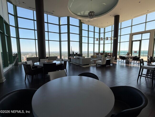 Building Photo - 1431 Riverplace Blvd