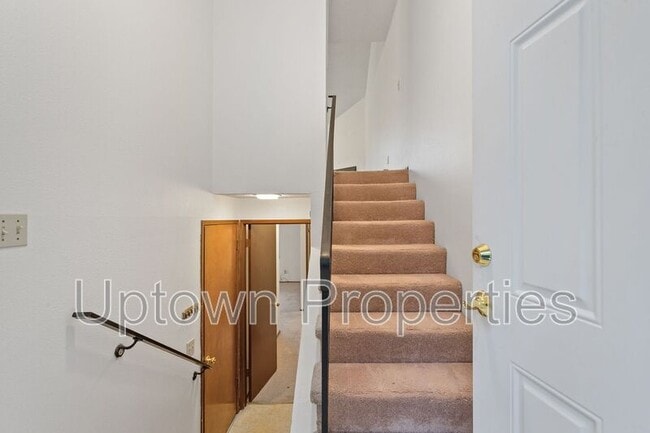 Building Photo - 250 Cervantes Cir