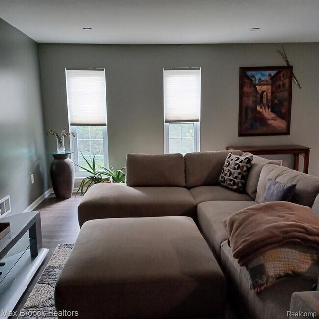 Building Photo - 31045 Pheasant Run St