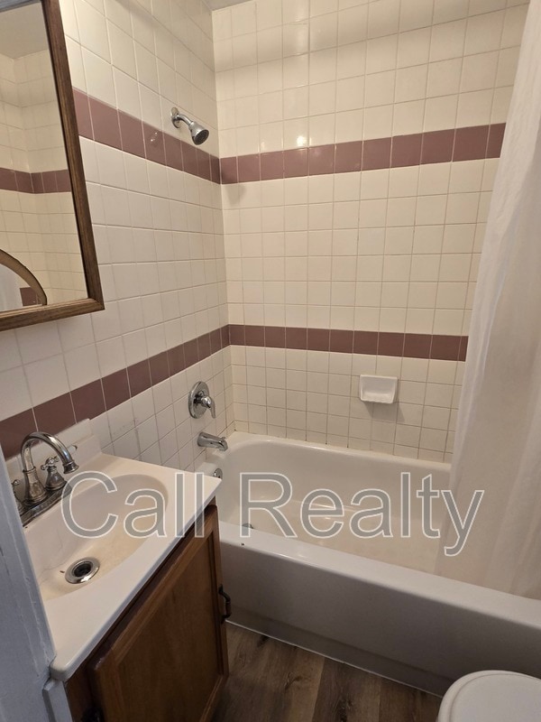 Building Photo - 1028 E Mission Ave