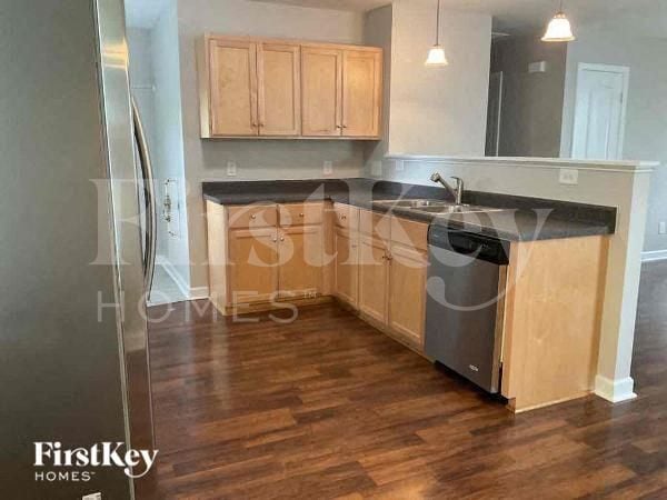 Building Photo - 100 Ash Ave NW