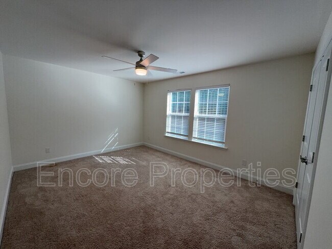 Building Photo - 241 Mill Bend Dr