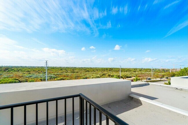 Building Photo - 13460 U.S. Rte 1