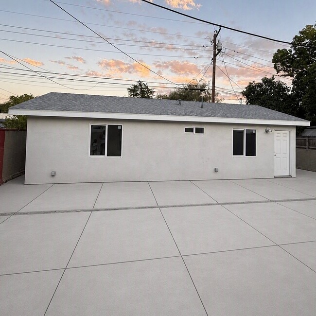 Building Photo - 914 N 4th Ave