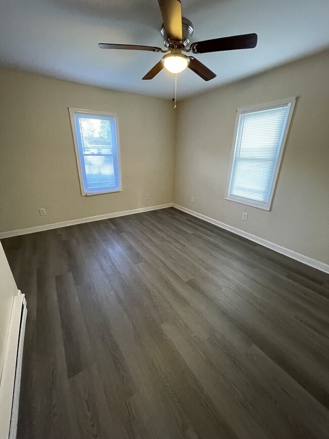 Building Photo - 538 E Lincoln Ave