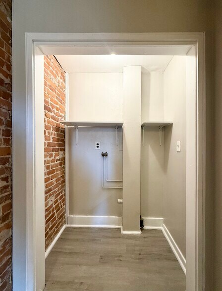 Building Photo - 34 Mattoon St