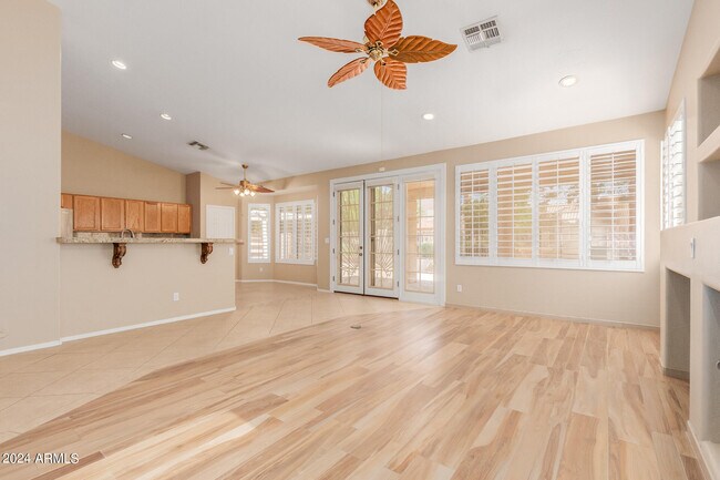 Building Photo - 6122 W Linda Ln