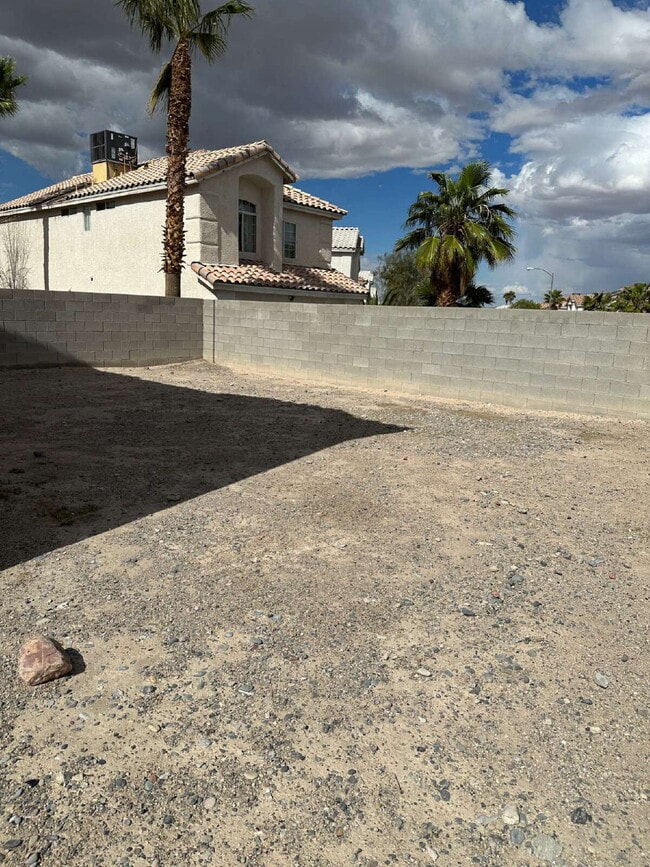 Building Photo - "Stylish and Spacious 3-Bed Home in Las Vegas with over 1500 sqft on a corner lot