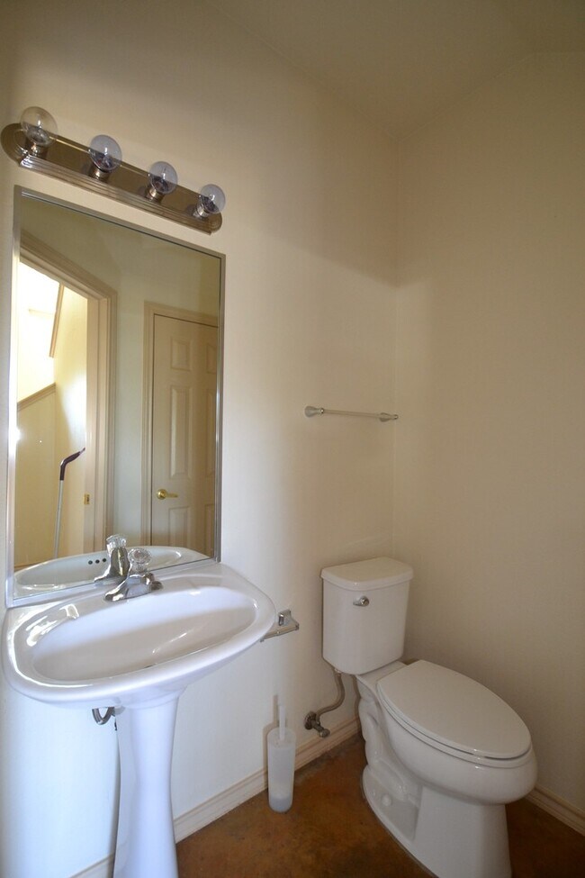 Building Photo - Meador-6912