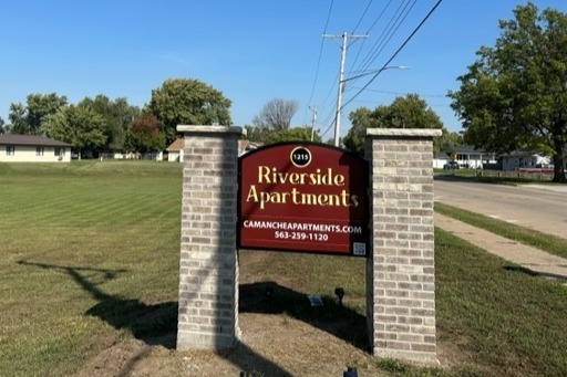 Primary Photo - Riverside Apartments and Townhomes