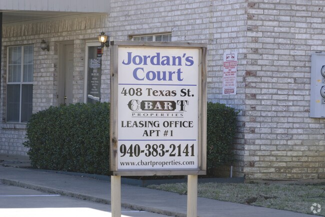 Building Photo - Jordan's Court Apartments