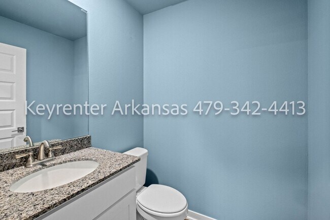Building Photo - Beautiful 2 Bed, 3 Bath Home Just Off Weddington!