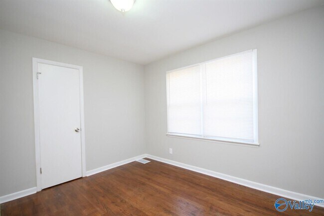 Building Photo - 3306 Bartee Ln NW