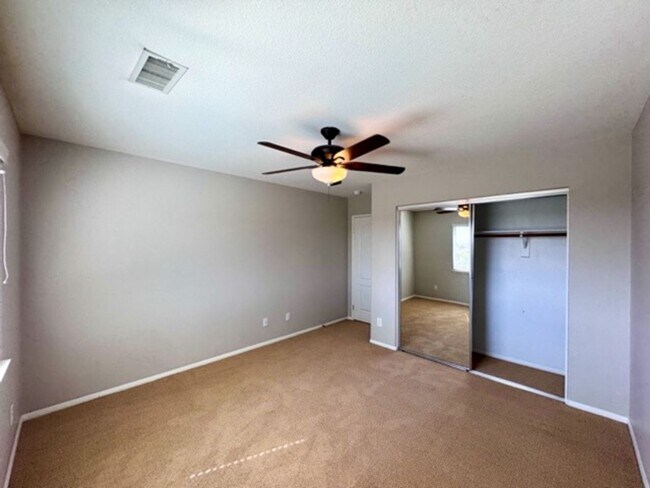 Building Photo - Oversized 5 bedroom Copper Canyon Murrieta...