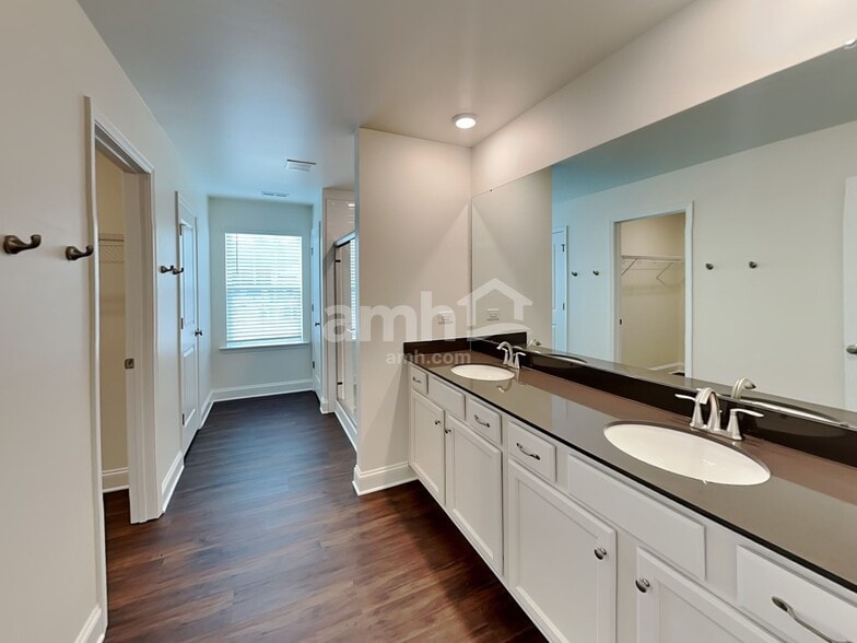 Building Photo - 7325 Garrett Ct