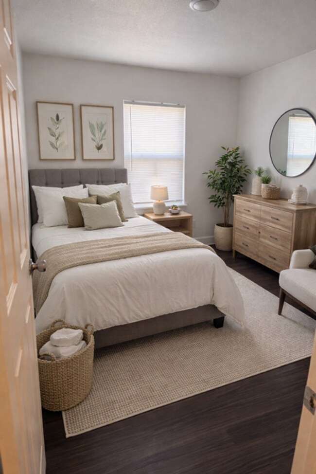 Building Photo - 1116 W 39th St