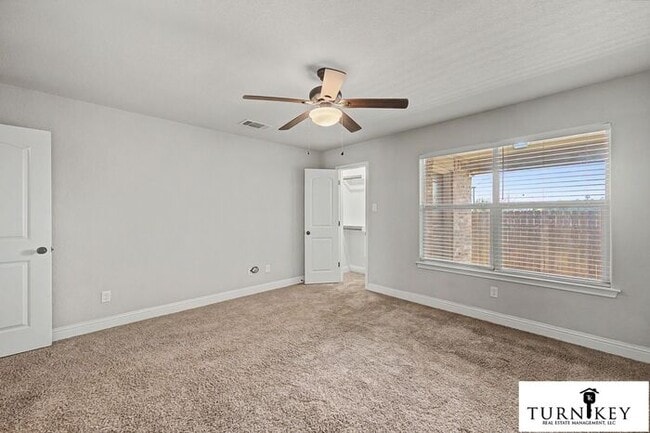 Building Photo - COMING SOON! 3BD/2BA Energy-Efficient Duplex | Granite | Island Kitchen | Garage | Yard Care Incl...