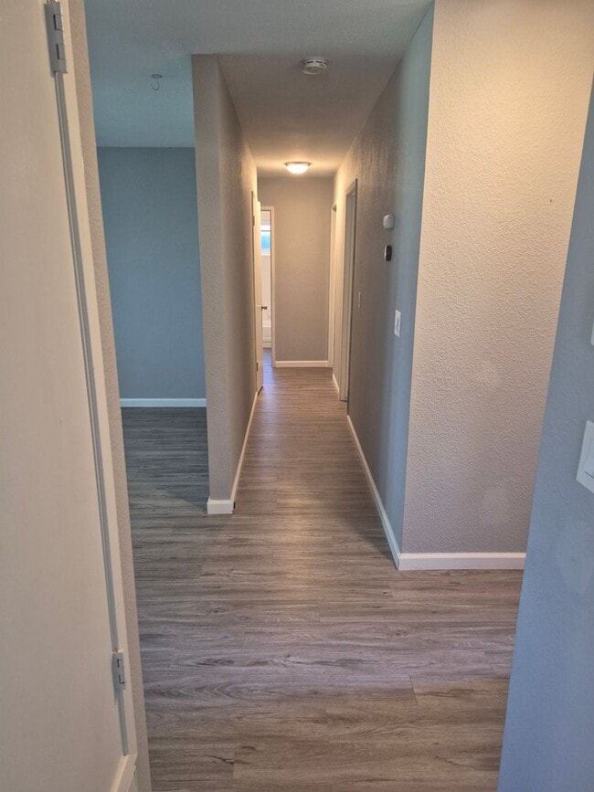 Building Photo - 3 Bedroom Orangevale Home