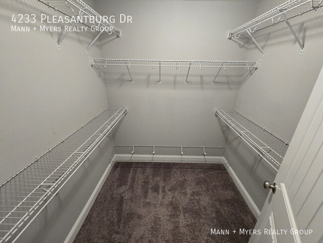 Building Photo - 4233 Pleasantburg Dr