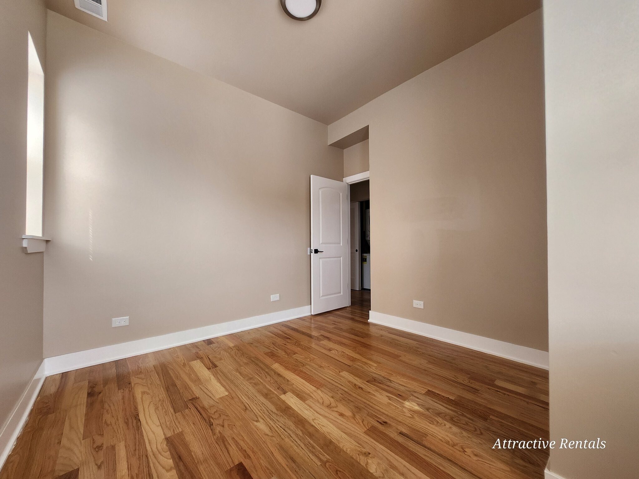 Building Photo - 6341 S Elizabeth St