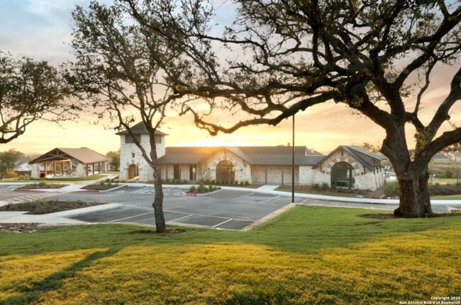 Building Photo - 122 Wildrose Hill Dr