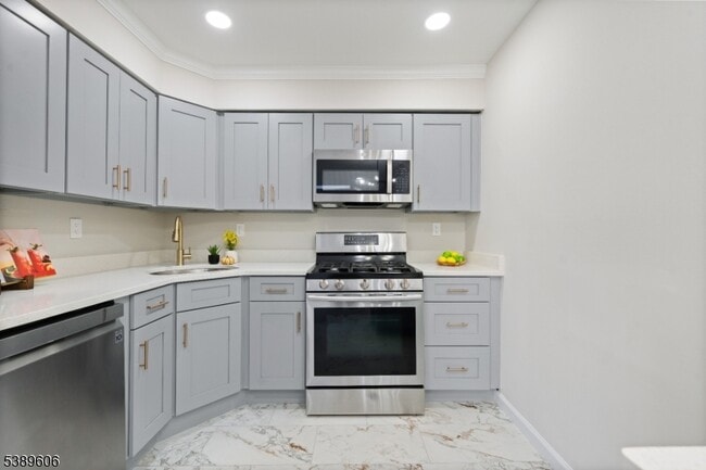 Building Photo - 160 Goldmine Ln