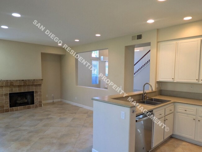 Building Photo - Gorgeous 4 Bedroom Home in Desirable Carme...