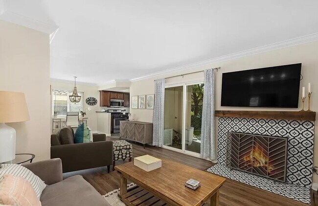 Building Photo - Upscale Living at Its Finest