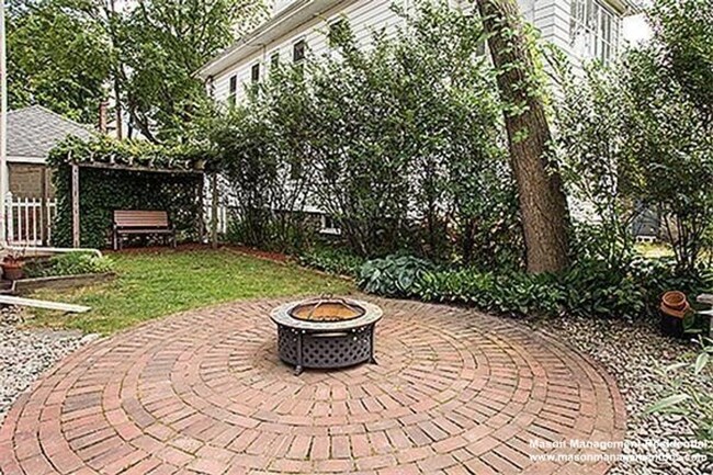 Building Photo - Rustic Apartment w. Fireplace, Fire Pit Ar...