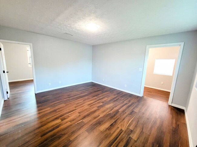 Building Photo - Perfect 3-Bedroom 1-Bath Rental Home North...